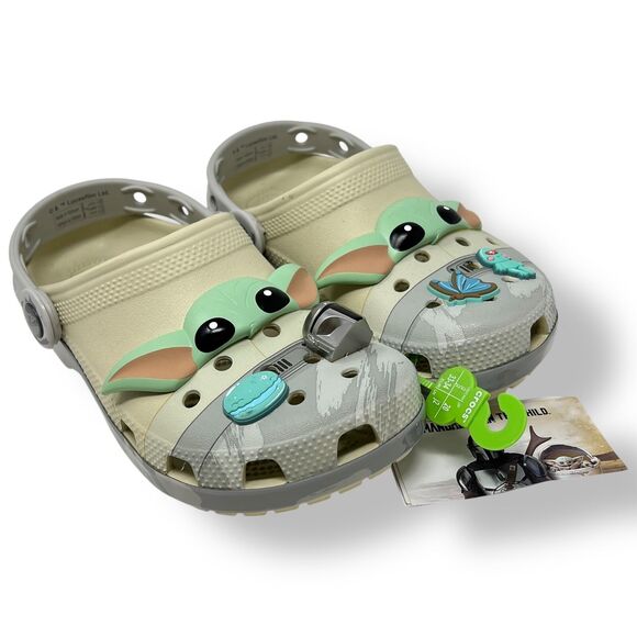 New Crocs Star Wars Baby Yoda Mandalorian Classic Clogs with Jibbitz Sz J2 - Picture 1 of 12